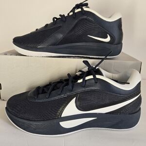 Nike NEW, Dark Navy and White Athletic Shoes.Size 11.5